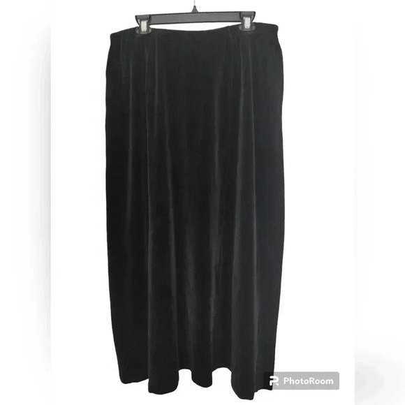 Hanna Andersson Dresses & Skirts - Hanna Andersson black velvet skirt
